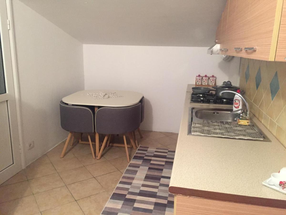Iljazi'S Apartaments Влёра Экстерьер фото