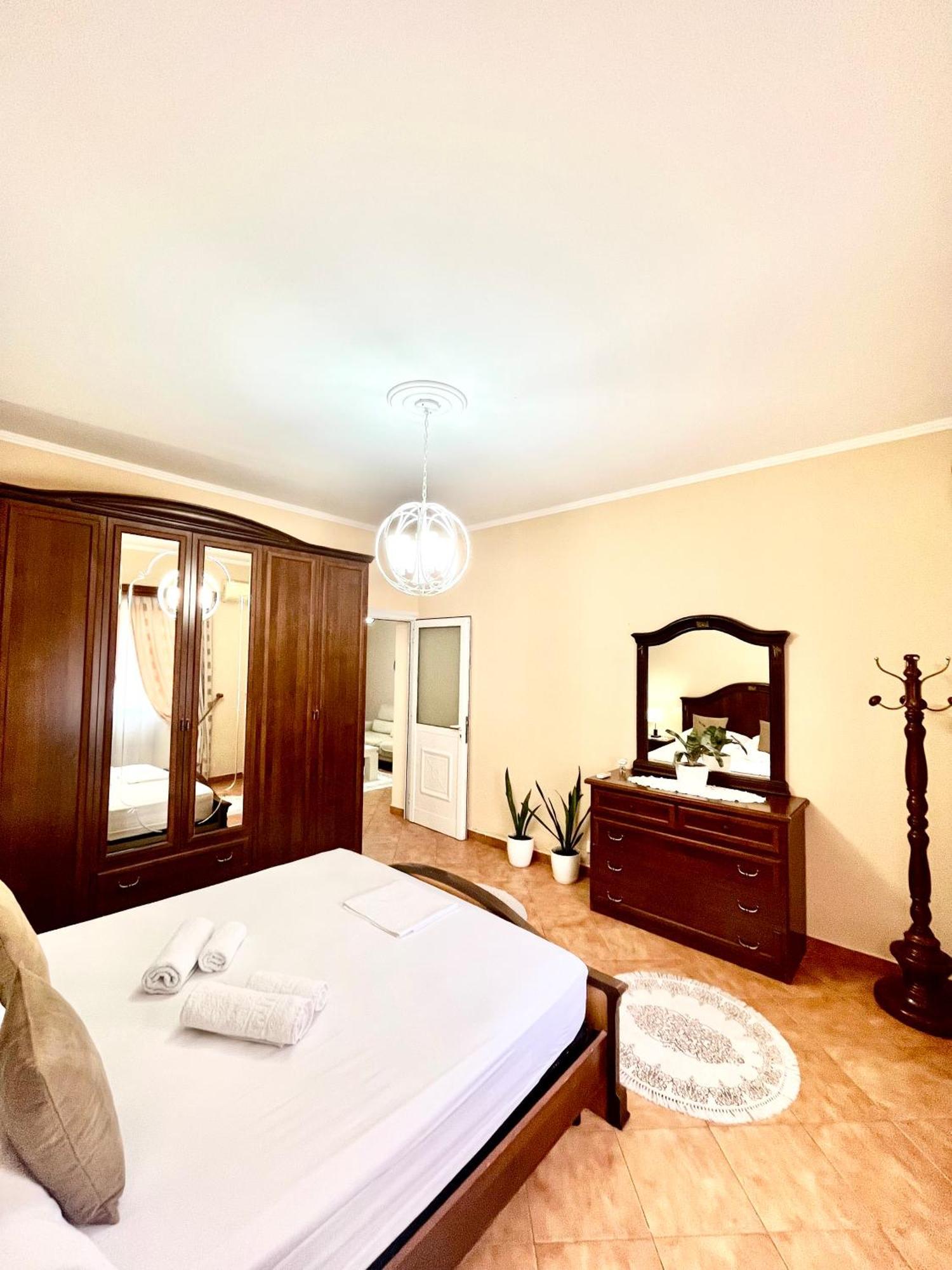 Iljazi'S Apartaments Влёра Экстерьер фото