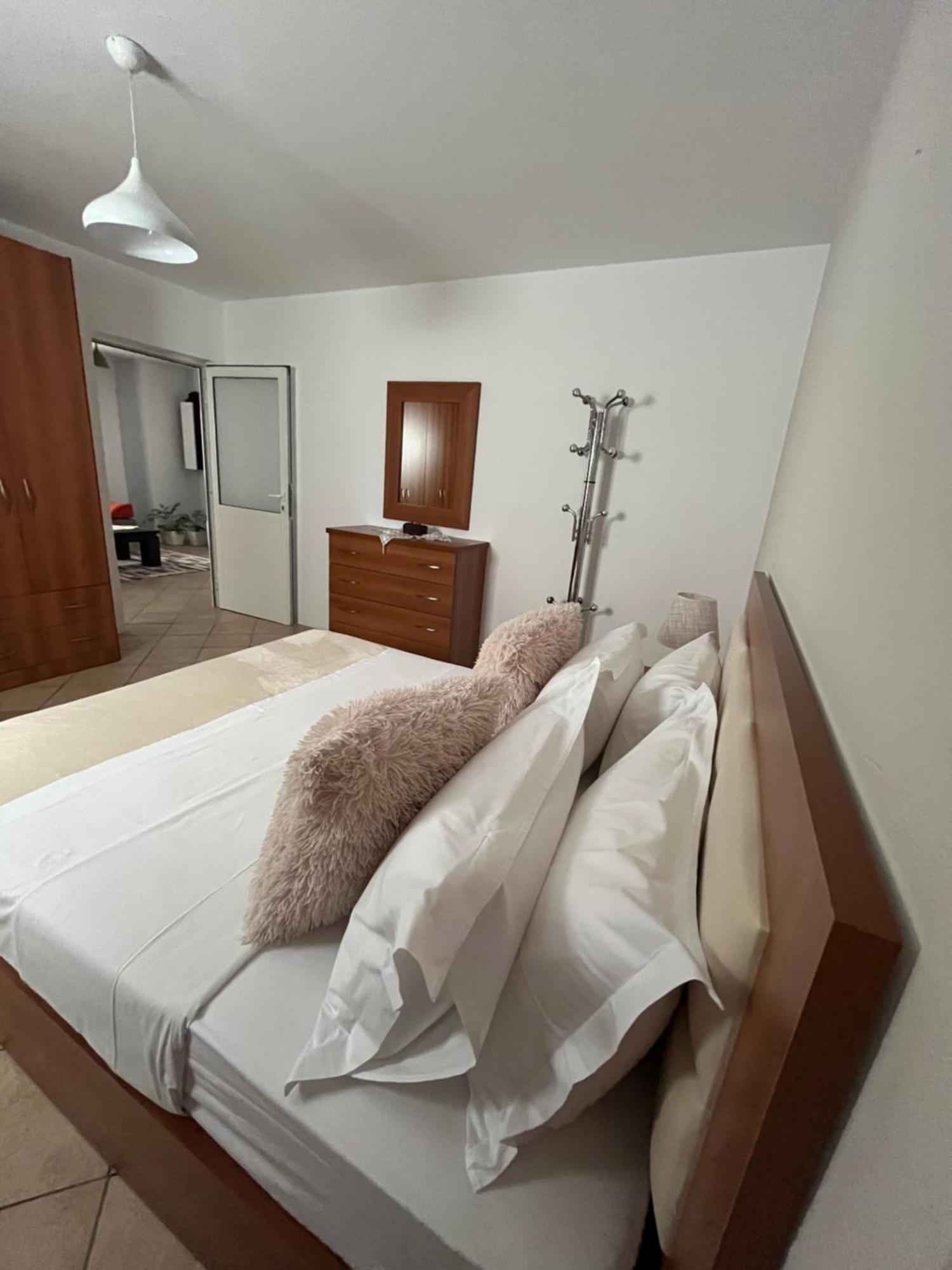 Iljazi'S Apartaments Влёра Экстерьер фото