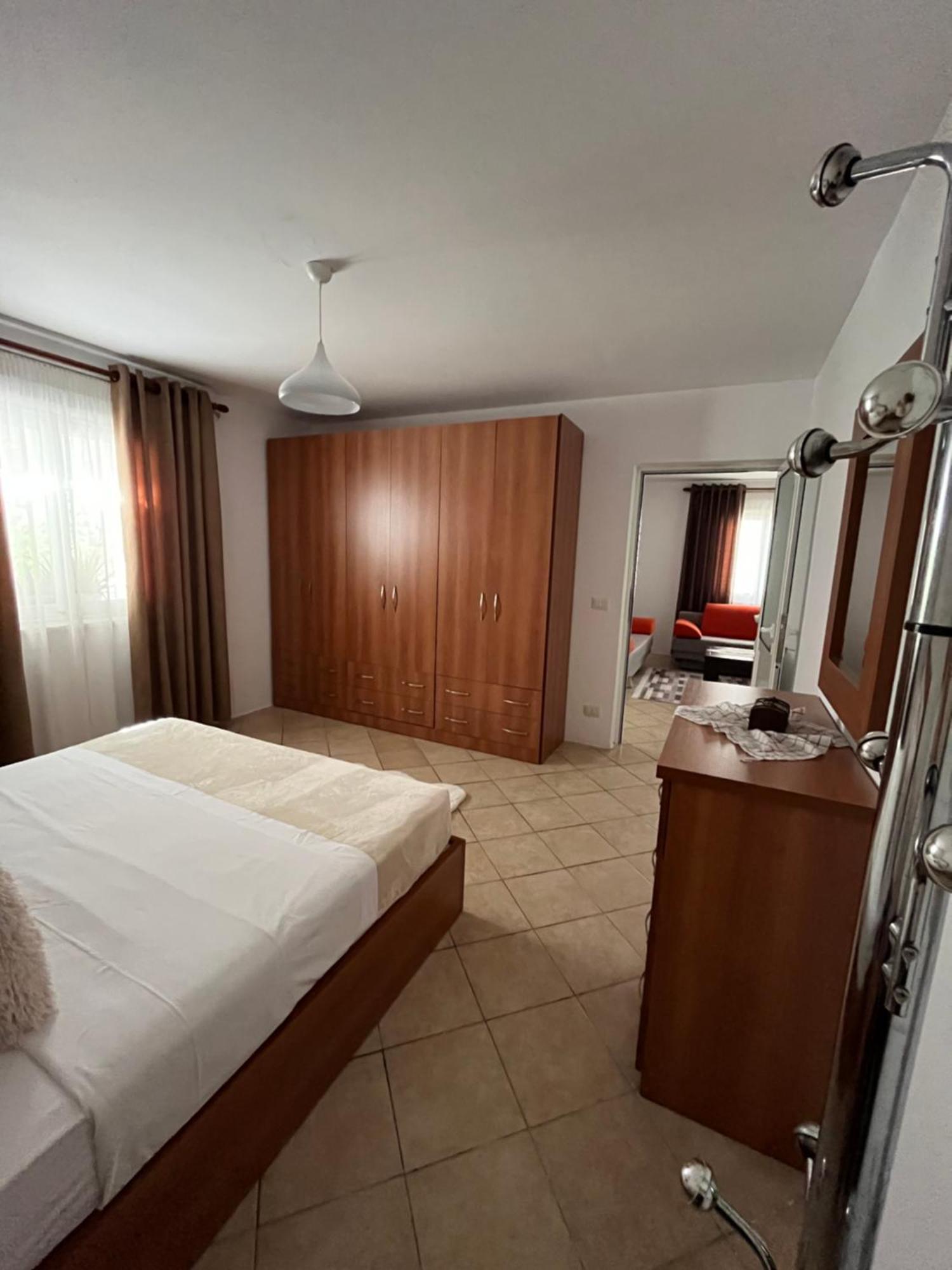 Iljazi'S Apartaments Влёра Экстерьер фото